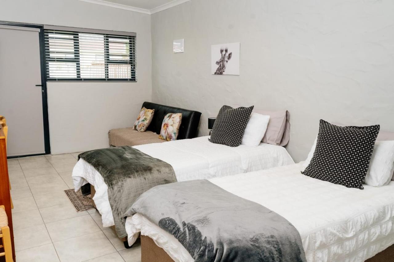 Sherwood Apartment *